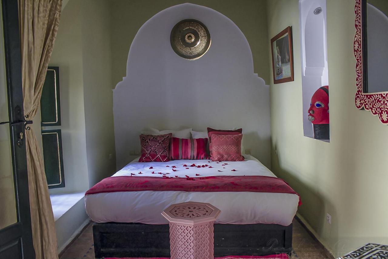 Suite,1187236390:JPEG